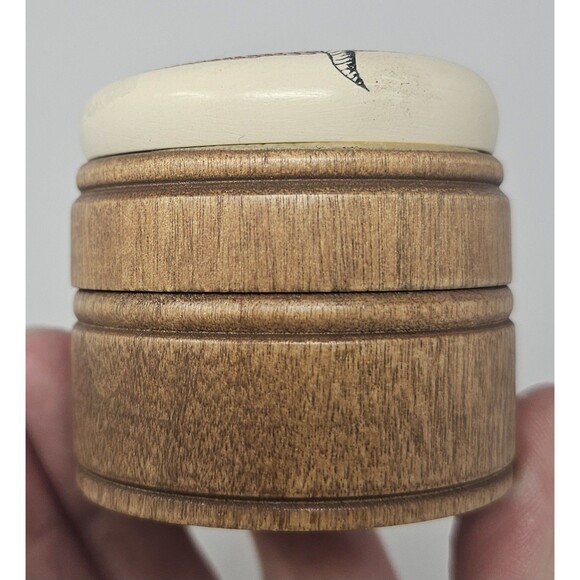 Wooden Circular Trinket Stash Pill Box 2x2" Humpback Whale Nautical - Picture 3 of 11